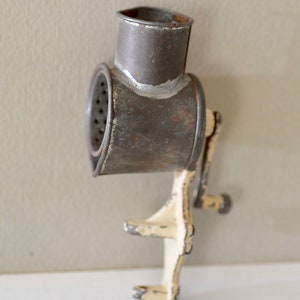 Vintage Antique Doll&#39;s House Dollhouse KITCHEN 1890/1900 Miniature Meat Grinder Appliance Handturned Iron Tin Butcher Ground Beef Hamburger