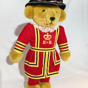 MerryGedanken Vintage Teddy Orig Spielzeug Bär Uniform BEEFEATER Royal Palace Wache Made in England Klassisches Spielzeug Queen Elizabeth Tower of London