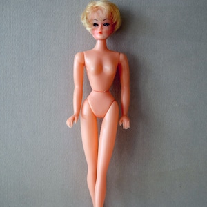 Vintage European Twist Waist Disco Mod CLONE Barbie Petra Dagy Wendy Elite style Doll Pop Blond Clothes 1960s-70s Original Nice Color Paint