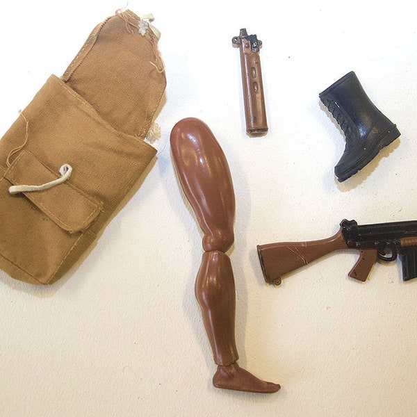 Vintage Group Outfit Accessories "Odds&Ends" Big Jim Action Figure Mattel 1970s Doll MILITARY SPARE Afro American Leg Adventurer Safari