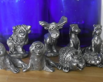 Figuras de animales en miniatura de peltre. Elige la tuya: caballo, alce, bisonte, foca, tortuga, armadillo.