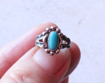 Turquoise Ring Sterling Silver Southwestern Style Bell Trading Post Size 2.5 Pinkie Ring Teen Vintage