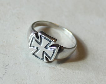 Sterling Silver Ring Iron Cross Maltese Cross Biker Ring Size 11 1/2 Vintage
