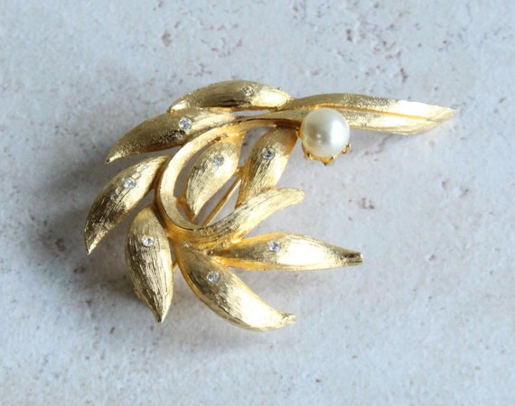 Kramer Multi Leaf Brooch Pin with Pearl and Rhine… - image 3