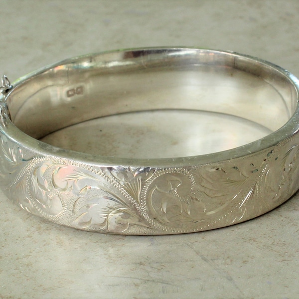 Engraved Bangle Bracelet Birmingham England Hallmarks 1975 Sterling Silver Vintage