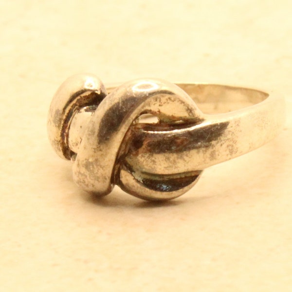Sterling Silver Love Knot Ring Wrapped Size 6 Vintage