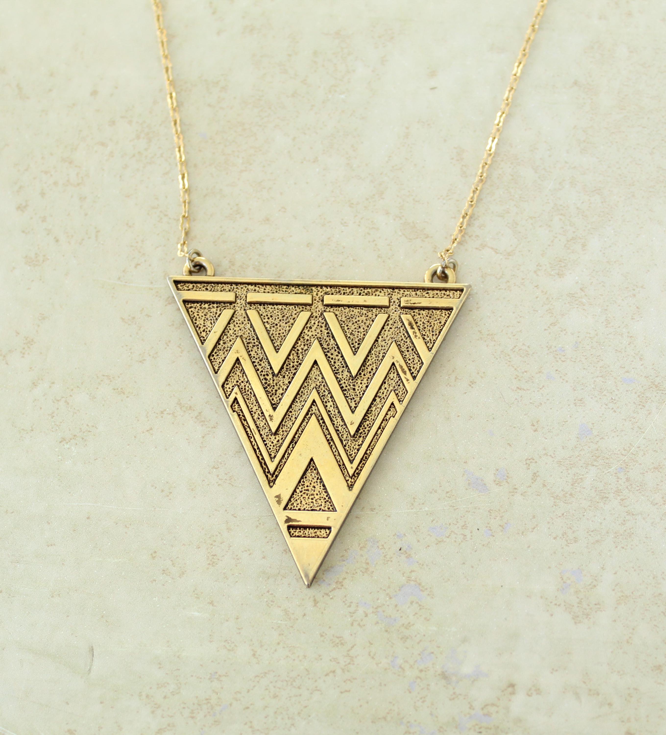 NWT House of Harlow Gold Tone Multi-Color Stone Medallion Statement  Adjustable House of Harlow Chain Fashion Necklaces & Pendants for sale  main image 2