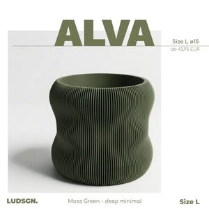 Può includere: Un cartello in legno fatto a mano con la scritta "Welcome to our home" in stile scritto a mano. Il cartello è dipinto di bianco con scritte nere e una finitura invecchiata, perfetto per l'arredamento della casa.