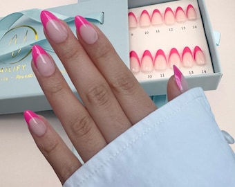 Uñas postizas Berry Line: borde rosa frambuesa, uñas cortas tipo ataúd