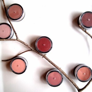 Pink Pout Pure and Natural Mineral Blush image 3