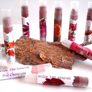 Raspberry Kiss All Natural Mineral Lip Shimmer image 4
