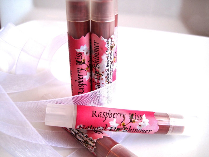 Raspberry Kiss All Natural Mineral Lip Shimmer image 3