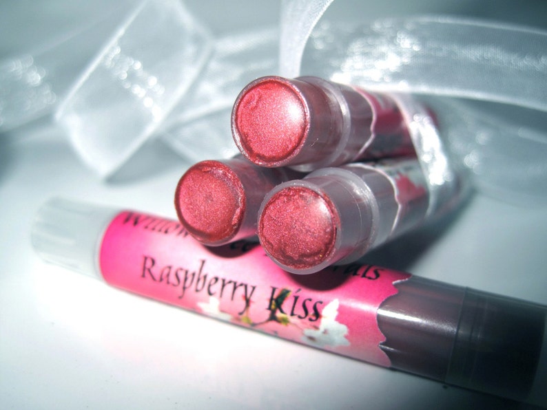 Raspberry Kiss All Natural Mineral Lip Shimmer image 1