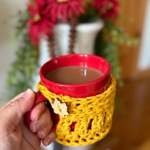 Seasonal Mug Cozy: Partridge Coffee Cup with Holiday Wooden Button