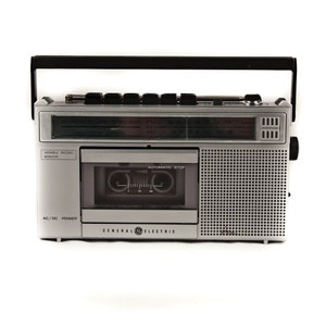 ON SALE Vintage Cassette Tape Player Recorder Radio Geek Chic image 2