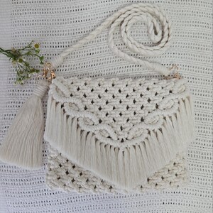 Bolso de macramé tejido – Bolso hecho a mano con borlas y flecos – Bolso bandolera de cuerda de algodón