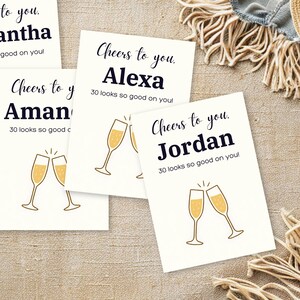 Tarjeta de 30 cumpleaños: ¡Salud! Brindis con champán con nombre personalizado / Descarga digital imprimible / Tarjeta de 30 cumpleaños para mi mejor amiga con champán