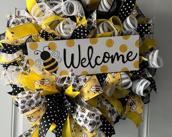 Bee Welcome Wreath – Bumble Bee Door Wreath