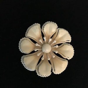 Pretty Vintage Enamel Brooch -- 1950s?