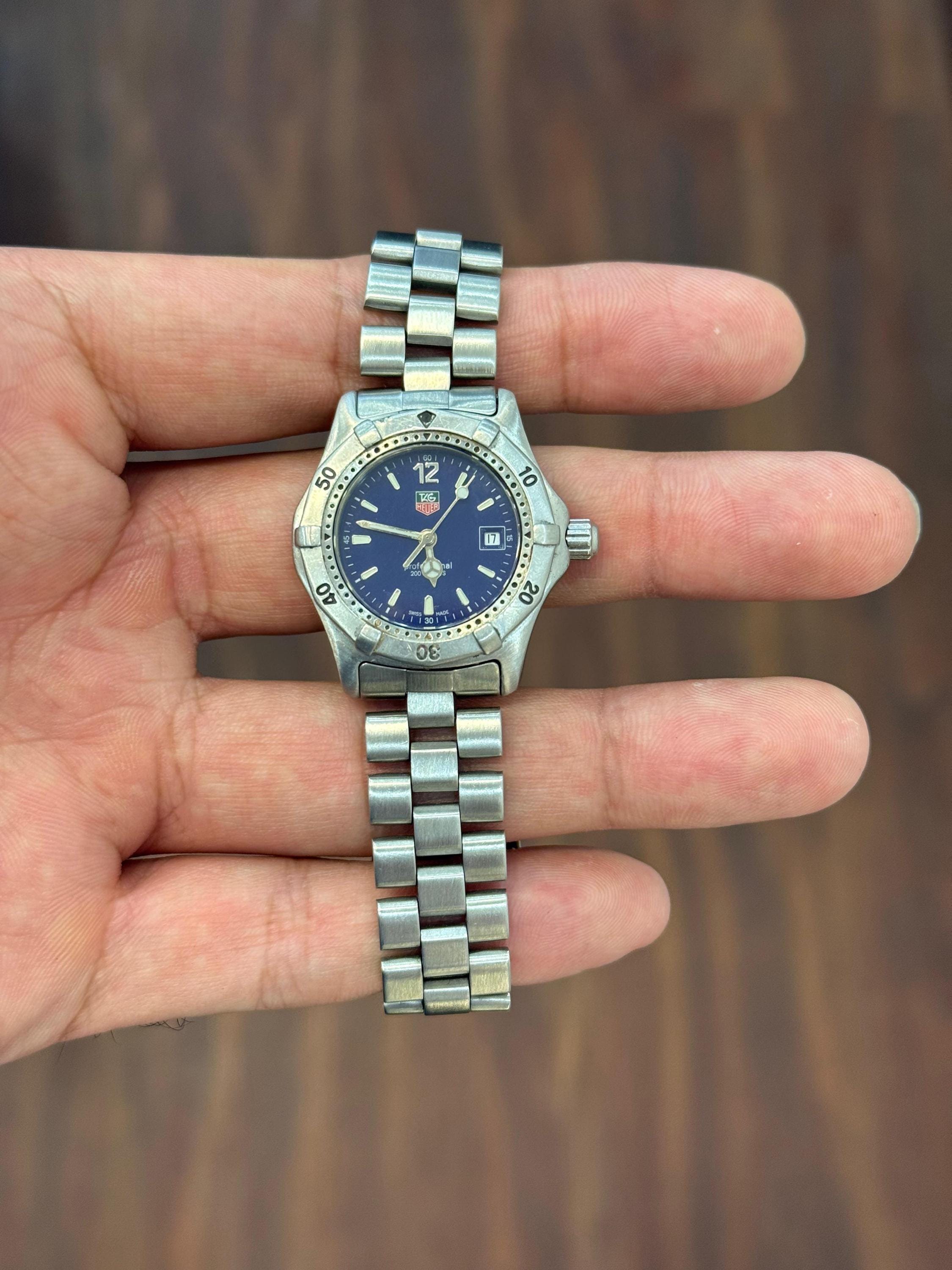 タグ・ホイヤー プロフェッショナル 200M ブルーダイヤル クォーツ