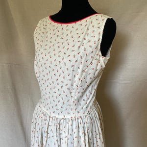 Vintage 70s Calico Prairie Dress: Red Piping, Cottagecore V-Back