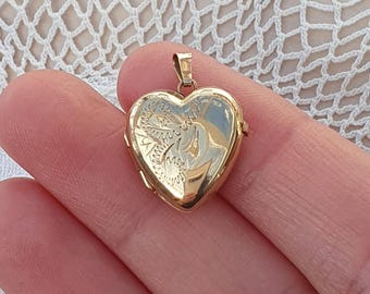 Colgante antiguo de oro de 9 quilates con forma de corazón / Contrastado en Birmingham, Inglaterra, 1985 / Filigrana grabada