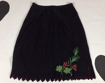1920's bias cut embroidered slip skirt 20's black silky fruit rayon grape leaves fluttery scalloped fringe hem flapper lingerie skirt M 28 w