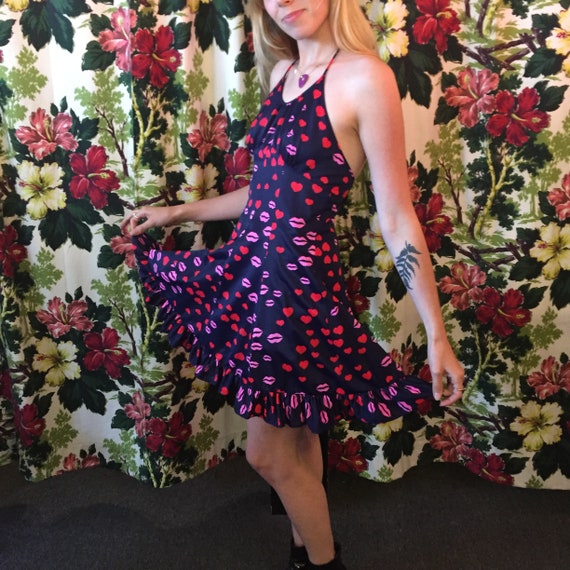 1970's sexy hearts lips novelty printed halter min