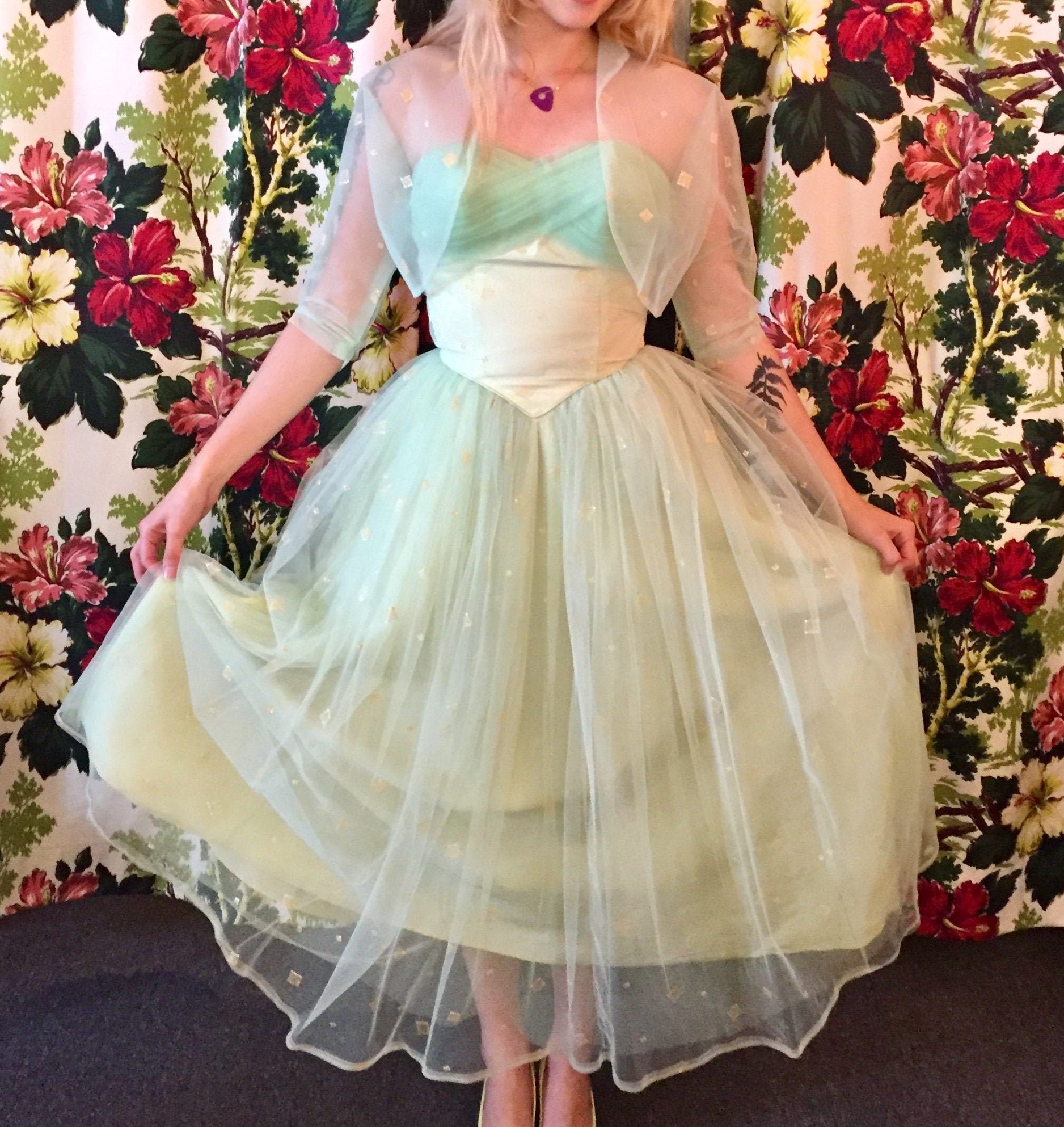 mint green 1950s dress Delicate mint green 1950s style party dress, swing skirt and halter top. So pretty! #1950s #1950sfashion #party #dress #mint #mintgreen #vintage #vintagestyle #rockabilly #fashion #promoted