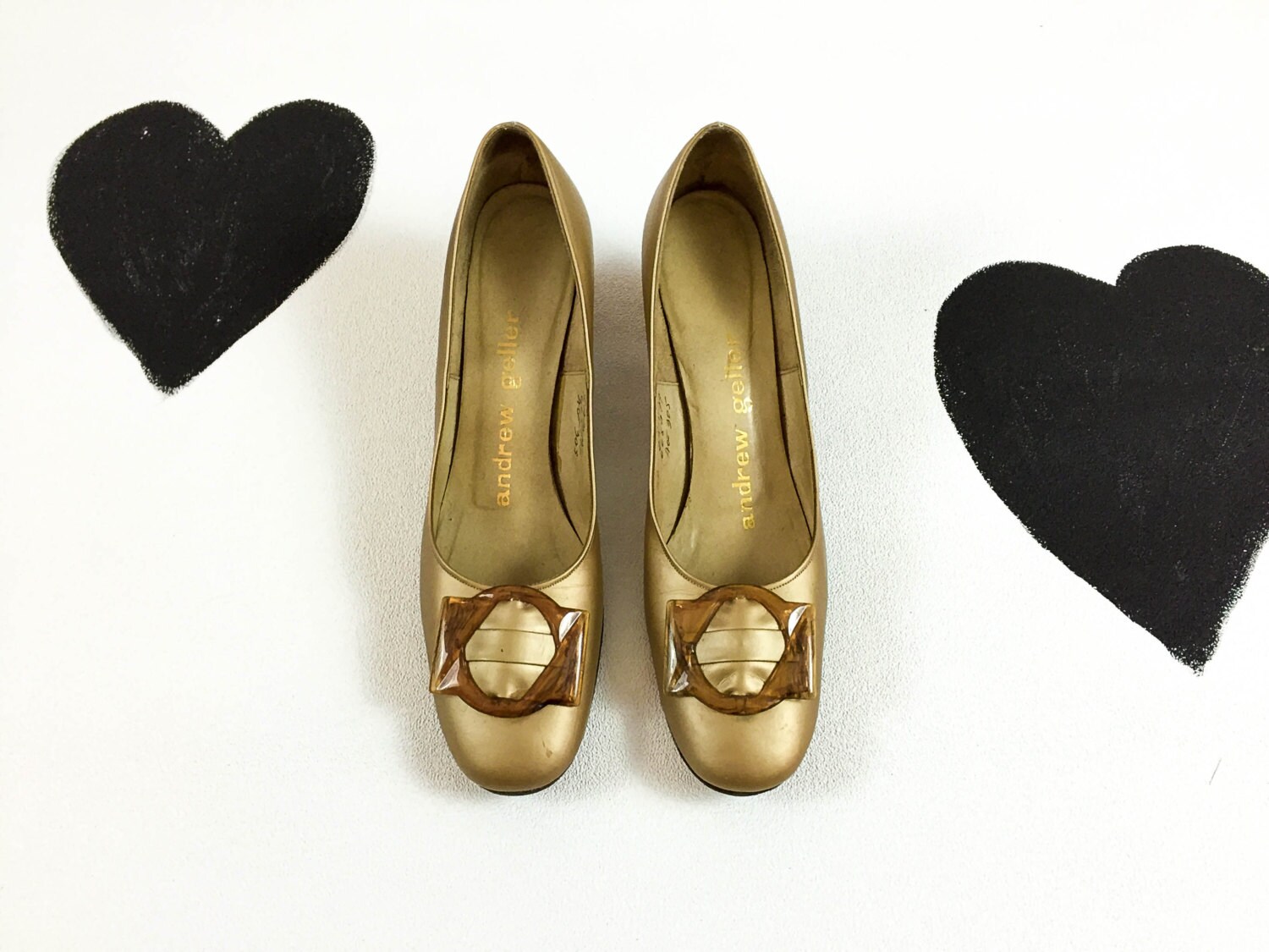 60's Andrew Geller big buckle mod pumps 1960's golden brown kitten heels / shoes / go go / preppy / pilgrim / gold / leather / size 9 AAA N