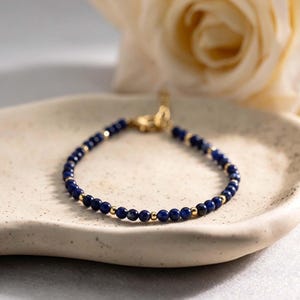 Blauwe kanten agaat armband-diepblauwe armband-minimalistische armband-genezende kristallen armband-cadeau voor haar-stapelbare armband-zomercadeau