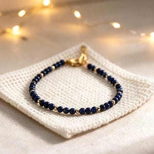 Bracciale in agata blu pizzo - Bracciale blu intenso - Bracciale minimalista - Bracciale con cristalli curativi - Regalo per lei - Bracciale impilabile - Regalo estivo