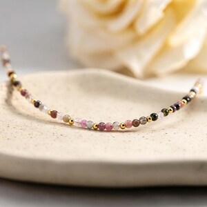 Pulsera de turmalina arcoíris natural - Regalo para su primer trabajo, para manifestar el éxito - Cristal para equilibrar los chakras - Regalos de graduación para hija