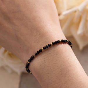 Armband van natuurlijke zwarte spinel - Beschermende armband voor empathie - Aardende steen - Helende kristallen armband - Cadeau voor haar