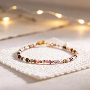 Pulsera de turmalina arcoíris – Cristal curativo de 7 chakras – Joyería elástica con piedras preciosas naturales – Regalo para ella