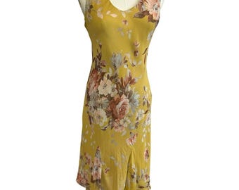 Sukienka midi Lily Petite z wiskozy w kolorze żółtym, z krótkim rękawem i małym kwiatowym wzorem w stylu lat 90. i 2000 r., z krótkim rękawem