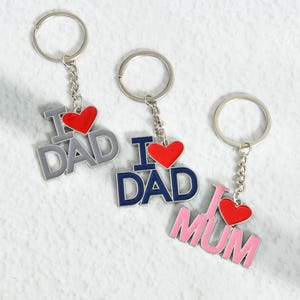 Keychain gifts for dad,Father&#39;s day keychain gifts,I love mom keychain,I love dad keychain,Family keychain,Birthday gift