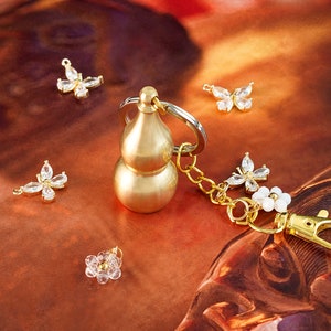 Feng Shui Wu Lou Gourd With Flower and Butterfly Keychain