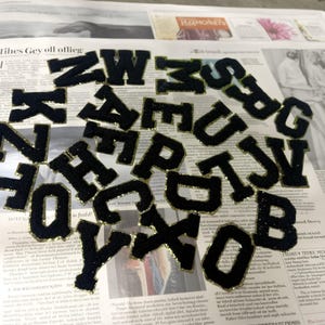 Parche de letras de chenilla para planchar, parche de letras de chenilla de varios colores, bordado de alfabeto de moda para planchar, parches de letras de chenilla.