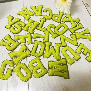 Parche de letras de chenilla para planchar, parche de letras de chenilla de varios colores, bordado de alfabeto de moda para planchar, parches de letras de chenilla.