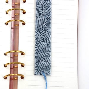Handmade Resin Bookmark | Epoxy Bookmark with Dried Flowers | Gift for Book Lovers | Aesthetic Transparent Bookmark | Unique Book Accessory