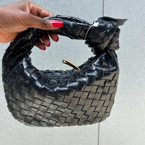 Petit sac à main, sac de soirée pour femme, sac en cuir végétalien, sac avec noeud tissé noir, sac de boulettes pour femme, sac hobo en cuir, cadeau parfait pour elle