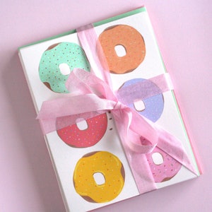Conjunto de papelaria donut arco-íris | Bonito ilustrado donut cartão de papelaria conjunto presente para aniversário, natal, professor, obrigado