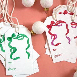 Aquarell Urlaub Bögen und Jakobsmuscheln Geschenkanhänger Set | Illustrierte wunderliche saisonale Kokette Grandmillenial Weihnachtsgeschenkverpackung