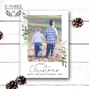 Winter Greenery Christmas Card - Simple Airy Christmas Photo Card - Elegante plantilla de tarjeta de Navidad verde - digital o impresa