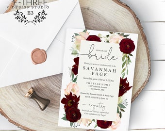 Inbjudan till bruddusch med blommotiv i blush- och vinröd färg - Blommor och grönska bröllopsinbjudan
