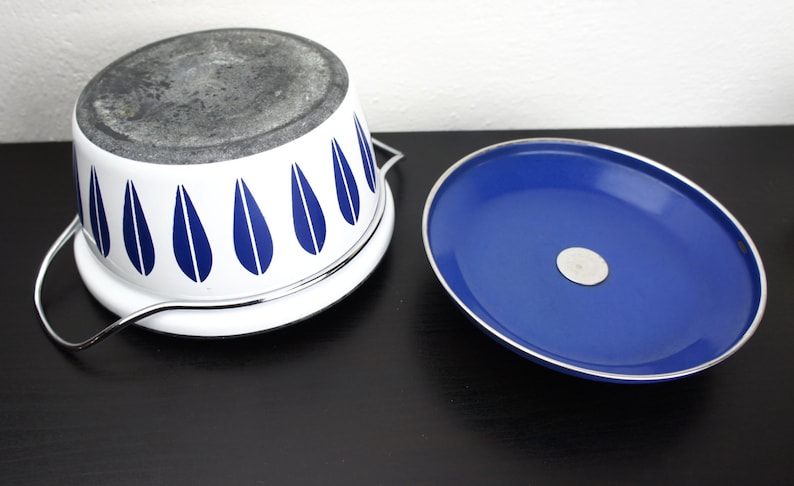 Grete Prytz Kittelson Mid Century 180065 Vintage Cathrineholm Lotus Casserole Dutch Oven Deep Royal Blue Enameled Steel Late 1960s Norway