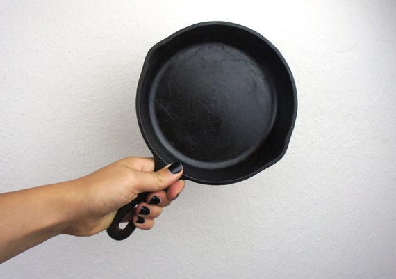 Vintage Small Black Cast Iron Skillet, Bare Cast Iron, Little Frying Pan,  1980s Camping Cookware, Cleaned and Seasoned Made in Taiwan 310070 