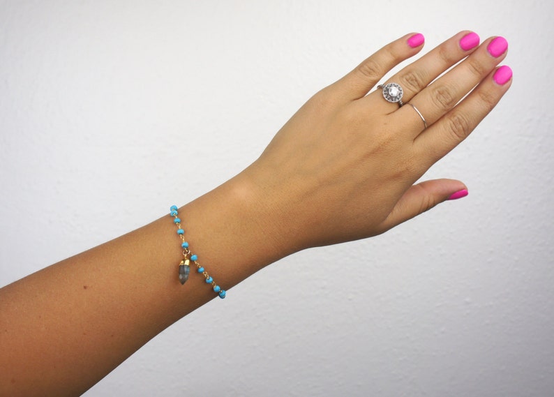 Delicate Jewelry 450161 Faceted Labradorite Spike Handmade Magnetic Turquoise and Labradorite Bracelet with Gold Chain and Clasp