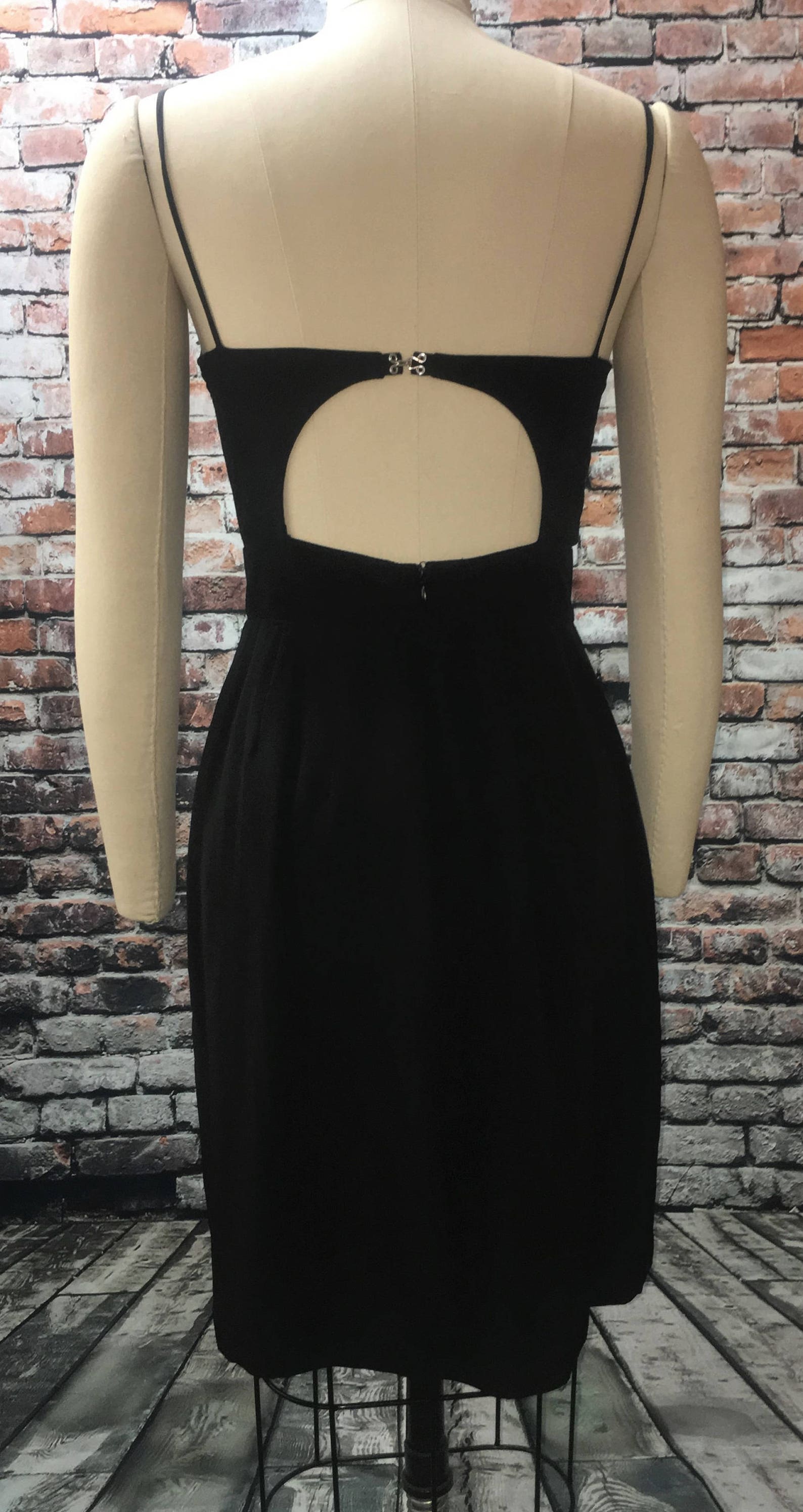 Sewing Pattern for Sweetheart Neckline Dress With Front and Back Cut ...